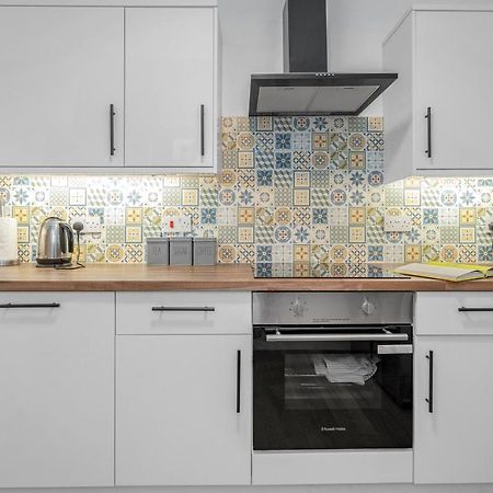 Cheerful Stays - Jamson Pl 3 Bed Apartment เอดินบะระ ภายนอก รูปภาพ