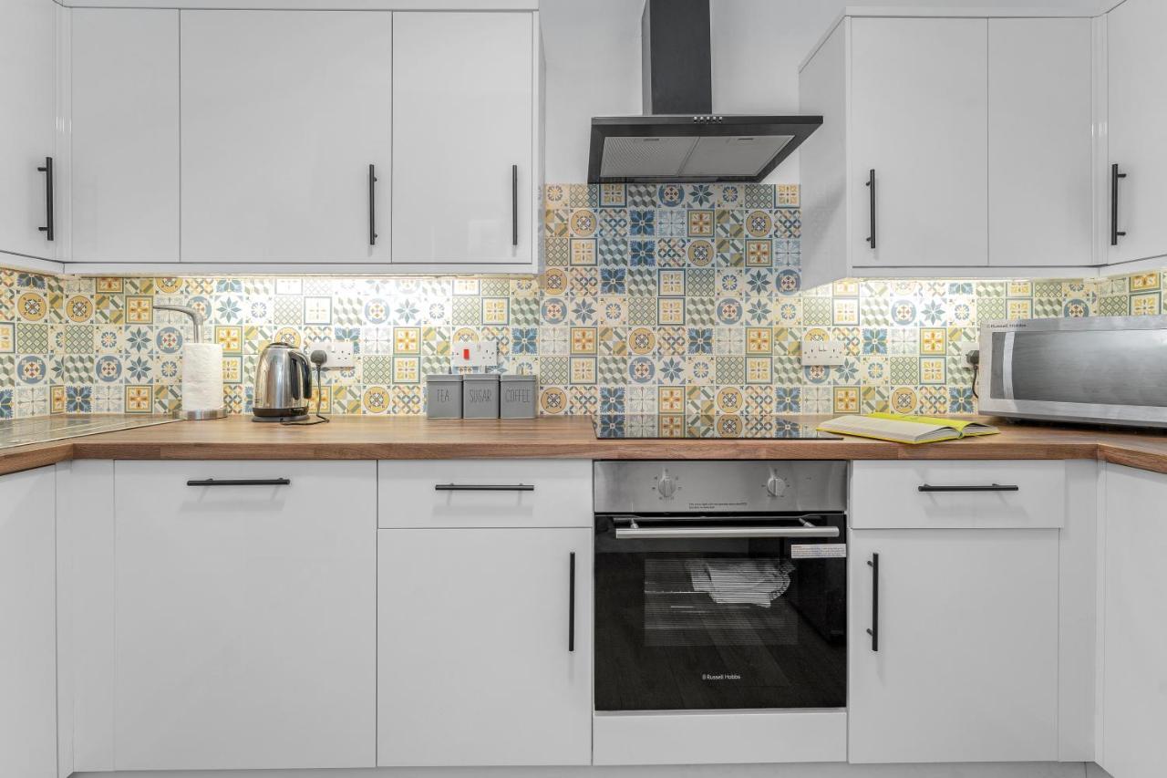 Cheerful Stays - Jamson Pl 3 Bed Apartment เอดินบะระ ภายนอก รูปภาพ