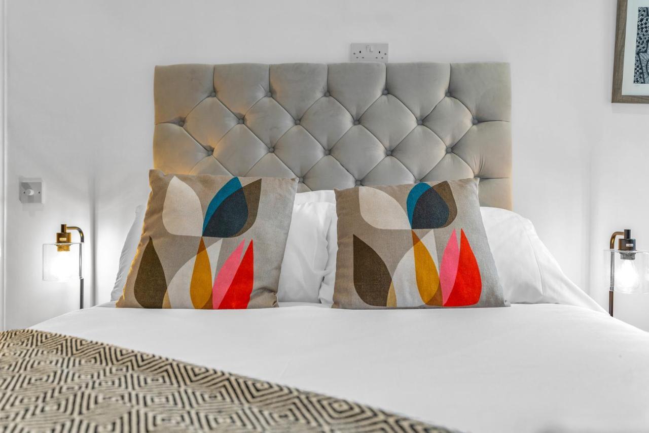 Cheerful Stays - Jamson Pl 3 Bed Apartment เอดินบะระ ภายนอก รูปภาพ