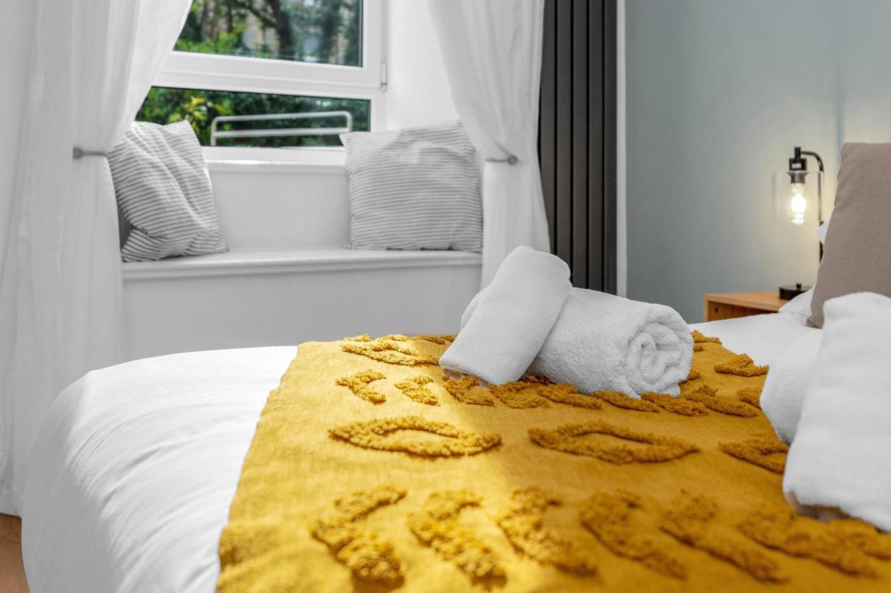 Cheerful Stays - Jamson Pl 3 Bed Apartment เอดินบะระ ภายนอก รูปภาพ