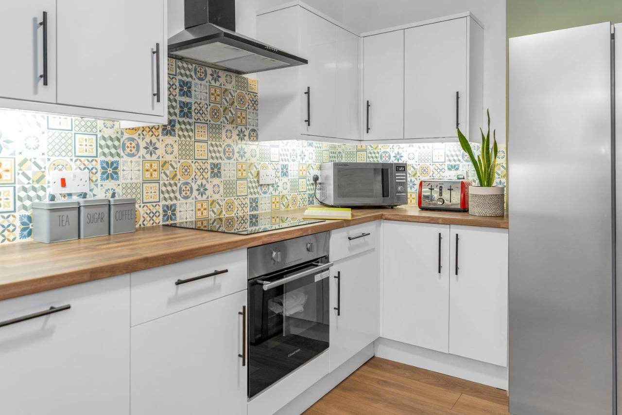 Cheerful Stays - Jamson Pl 3 Bed Apartment เอดินบะระ ภายนอก รูปภาพ