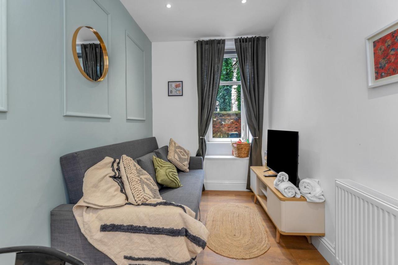 Cheerful Stays - Jamson Pl 3 Bed Apartment เอดินบะระ ภายนอก รูปภาพ