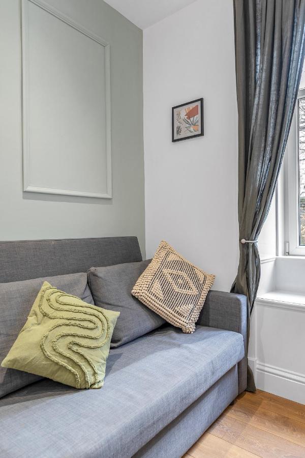 Cheerful Stays - Jamson Pl 3 Bed Apartment เอดินบะระ ภายนอก รูปภาพ
