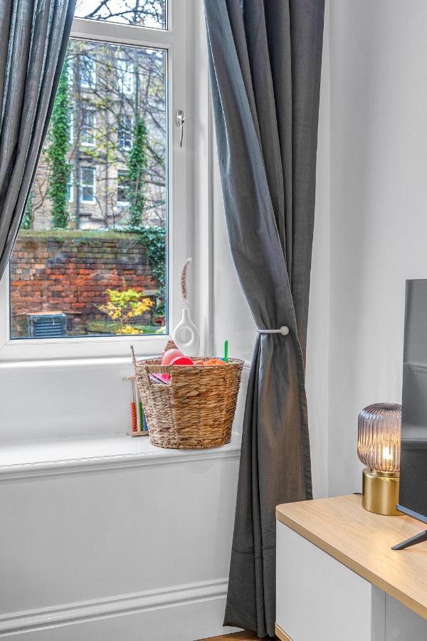 Cheerful Stays - Jamson Pl 3 Bed Apartment เอดินบะระ ภายนอก รูปภาพ
