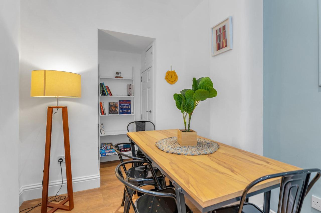 Cheerful Stays - Jamson Pl 3 Bed Apartment เอดินบะระ ภายนอก รูปภาพ
